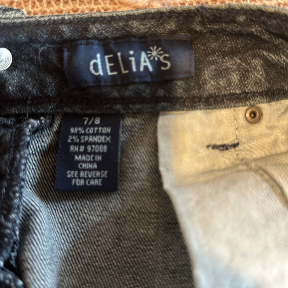 Delia’s Dark Acid Wash Shorts - Picture 4 of 4